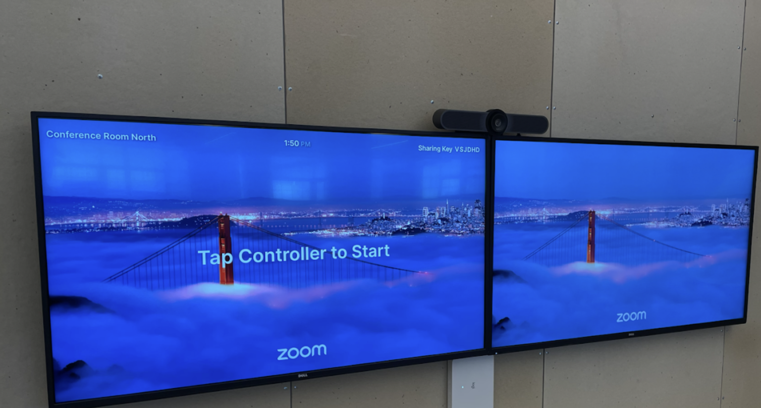 Image of the dual display setup.